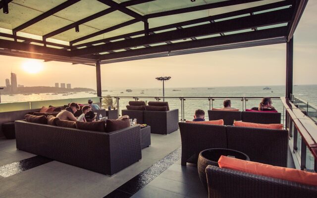 Serenotel Pattaya Beach Front