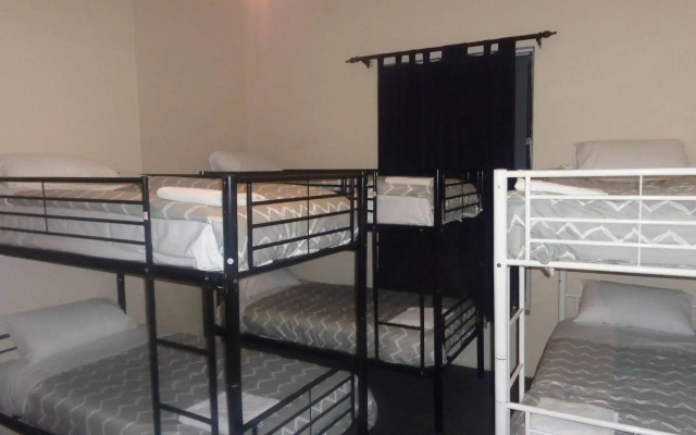 Adelaide Motel & Backpackers