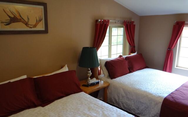 Historic Tamarack Lodge and Cabins