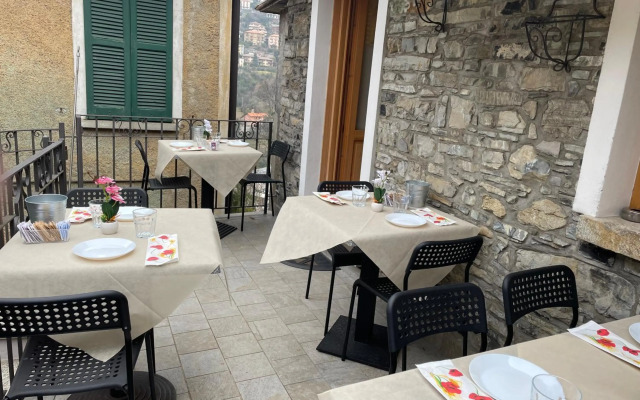 Hotel Diffuso Il Portichetto Vezio Perledo