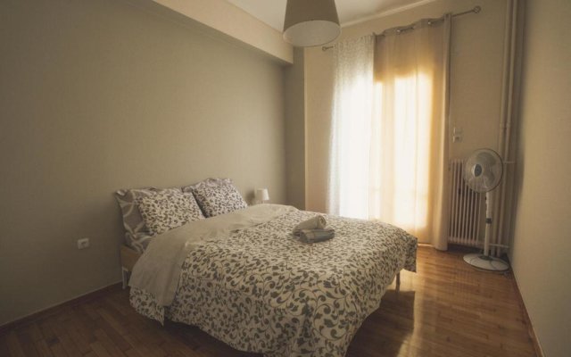 Cosy Flat in the Heart of Athens, 10' from metro
