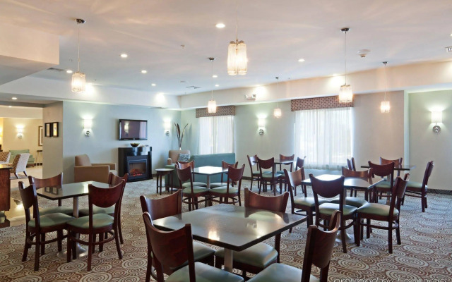 Holiday Inn Express & Suites Meriden by IHG