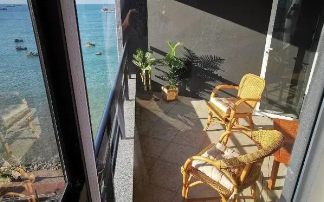 SEAFLATS Iate Plaza Hotel