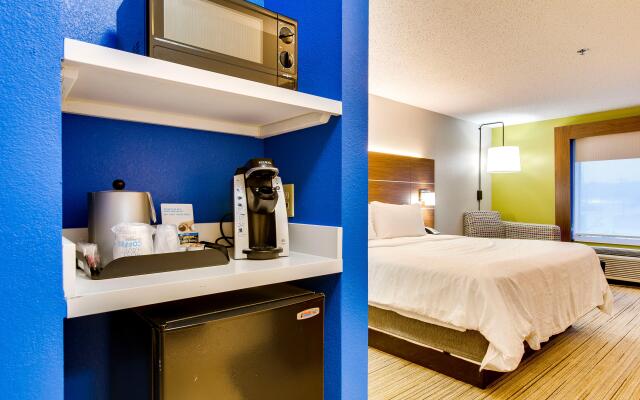 Holiday Inn Express Vincennes, an IHG Hotel