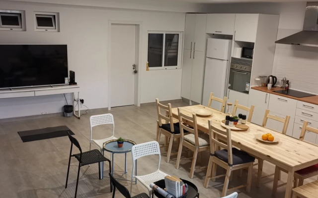 Private Couple Room On Caparica Poshtel