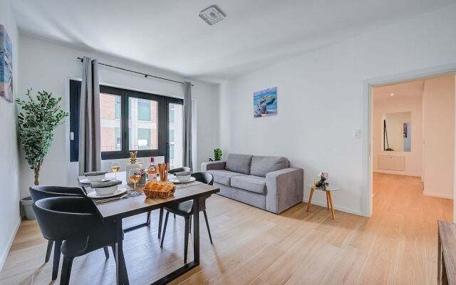 Boutique Apartment 10