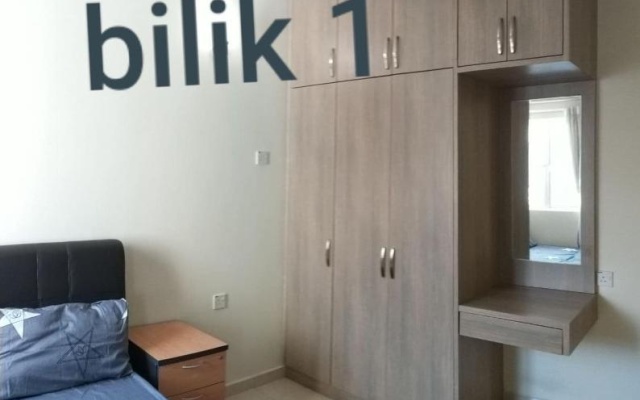 tiara bay marina island lumut 6 bilik inflatable swimming pool homestay bayu laut0136288405 – Guest Rooms – Lumut