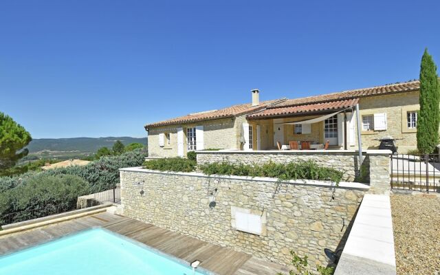 Luxurious Villa in Roussillon With Private Swimming Pool