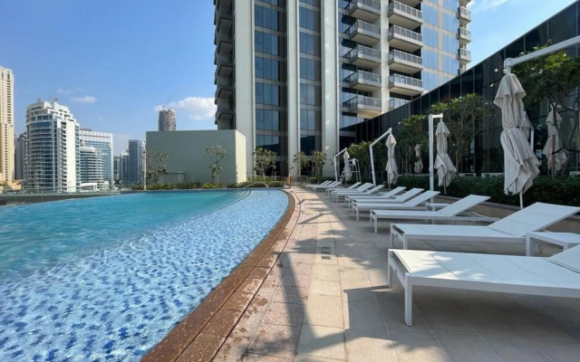 Luxe High Floor Full Seaview