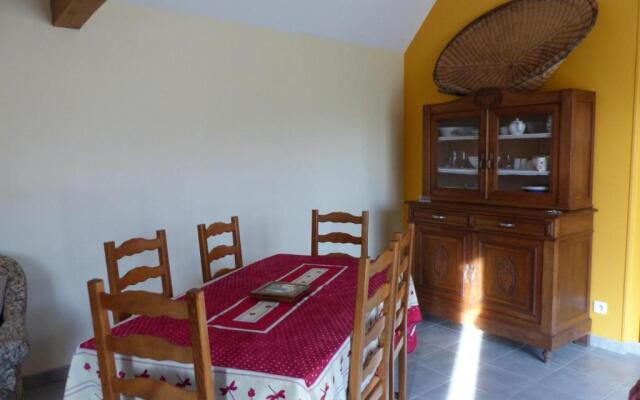 Gîte Dompierre-sur-Besbre, 4 pièces, 6 personnes - FR-1-489-51