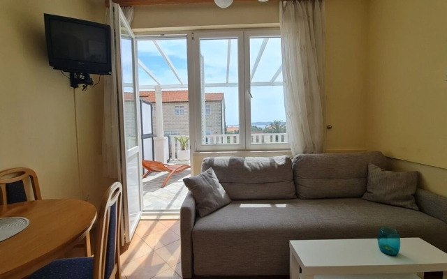 Dami - 100m From the sea - A4 Wind