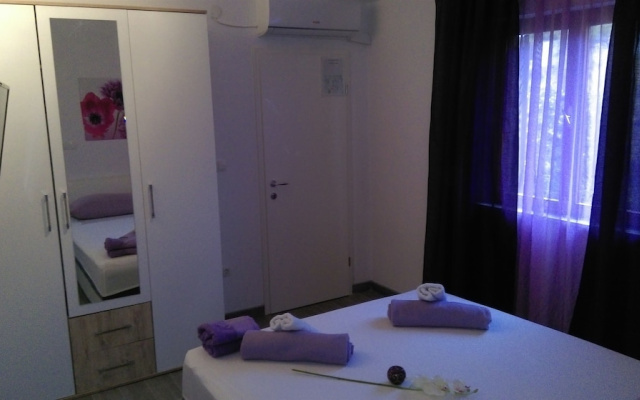 Apartments and Room Rest