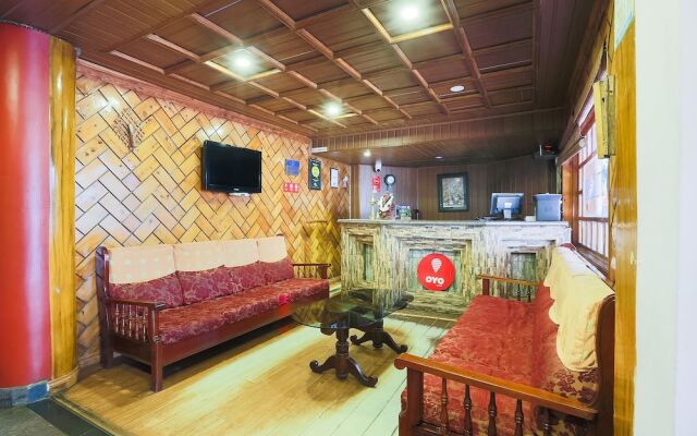 OYO 48910 Hotel Blue Bird