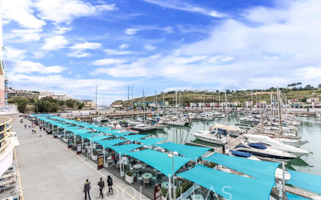 Marina Water View - 6 people, bars & restaurants