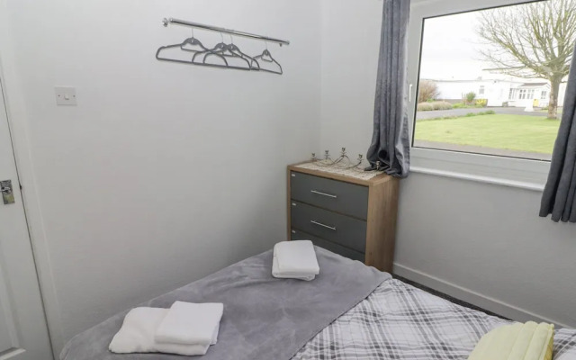 48 Gower Holiday Village