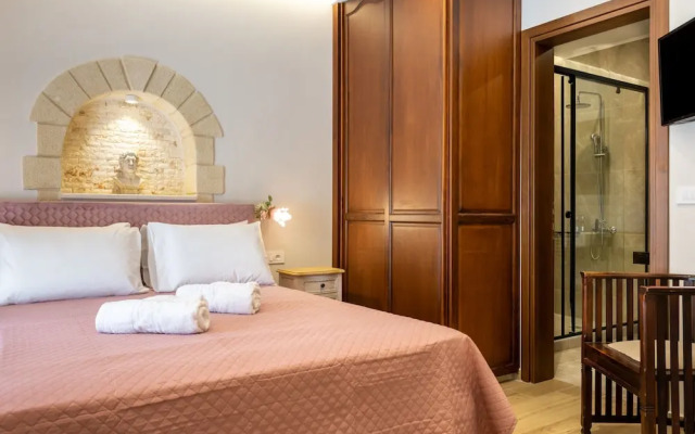 The Owl House Near Chania City Centre