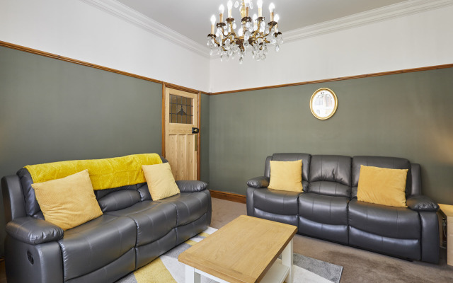 Host Stay Cromwell House