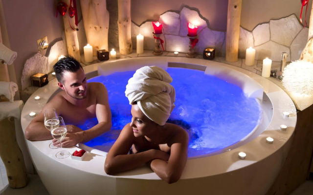 ABINEA Dolomiti Romantic Spa Hotel