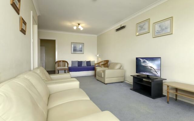 Quarterdeck, Unit 4/12 Magnus Street