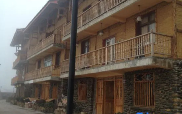 Baoxing Xueshan Home No.46 Inn