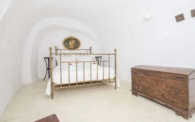 Annouso Villa by Caldera Houses