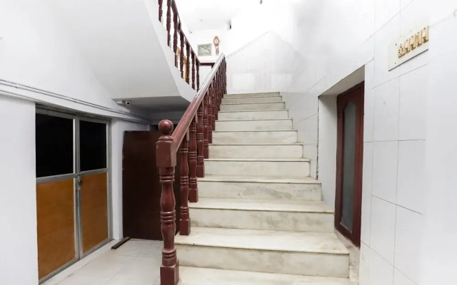 Sree Ganesh Mahal by OYO Rooms