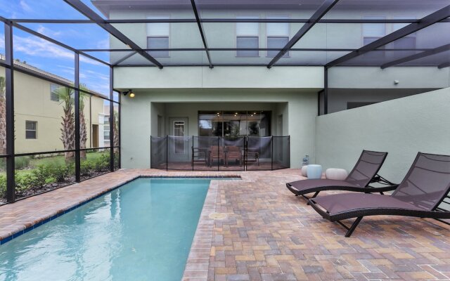 5brm Tiki Bar on Site & Restaurant