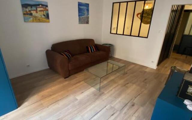 Grand studio rue piétonne Ajaccio
