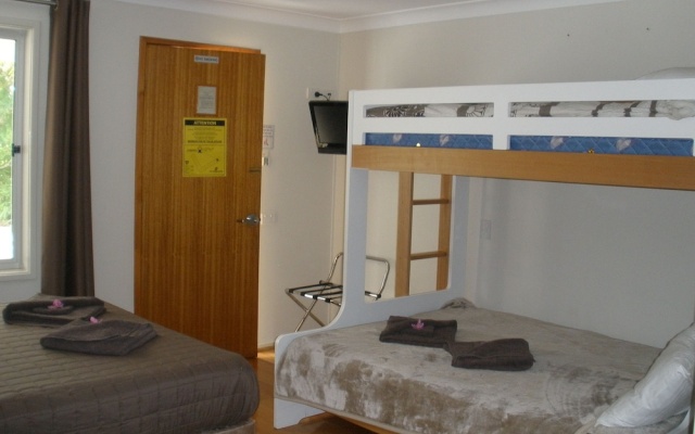 Palms Oasis Motel – Guest Rooms – Coopernook