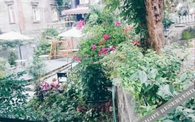 Weiwen Huaming Hostel
