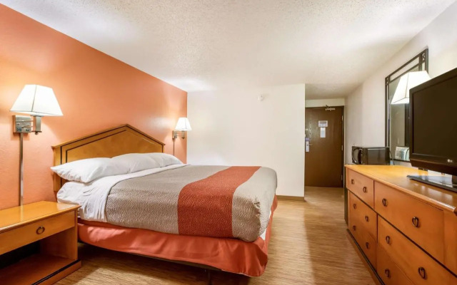 Super 8 Albert Lea Mn