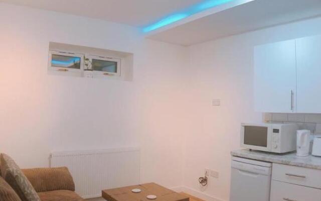 Comfortable double bedroom lovely bungalow