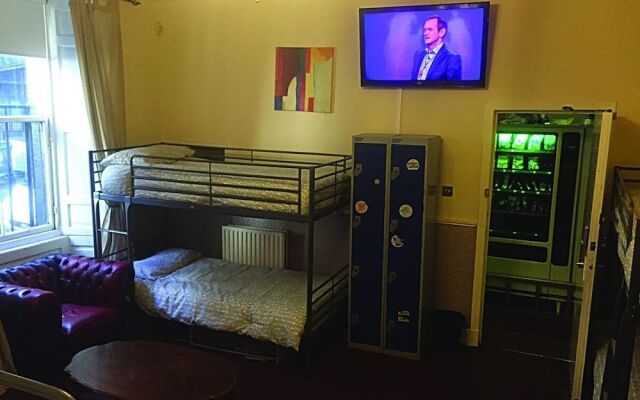 Bobby's Bunkhouse - Hostel