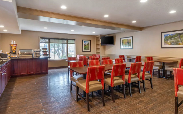 MainStay Suites Foxboro – Mansfield