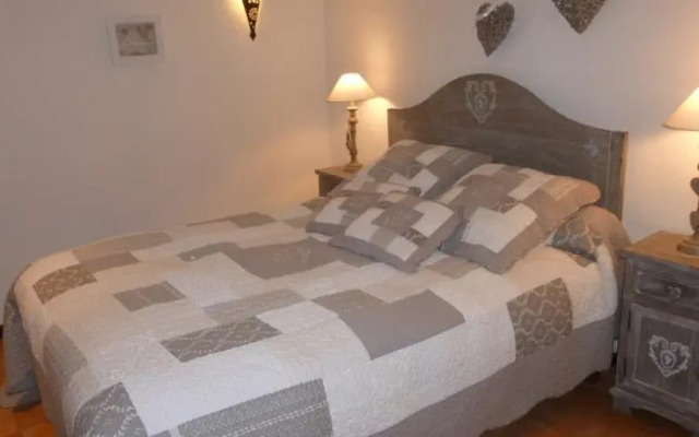 Les Roses Trémières