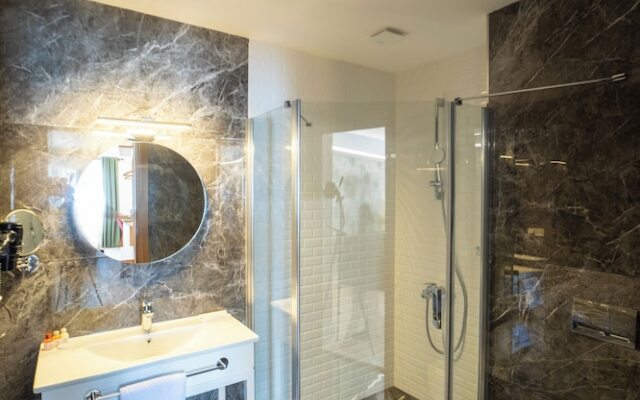 Mell City Suite Hotel