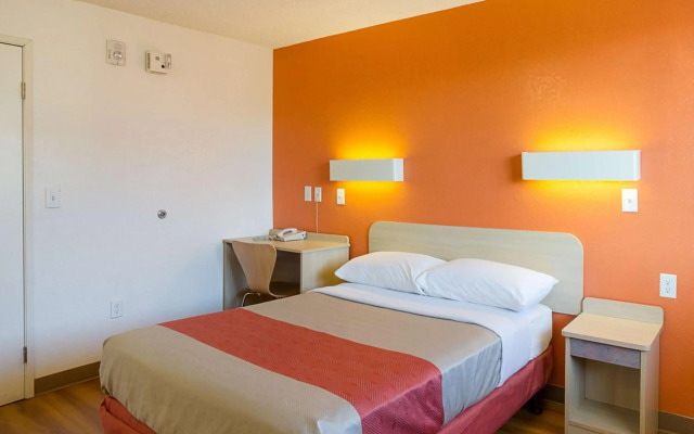 Motel 6 Denver, CO – Downtown