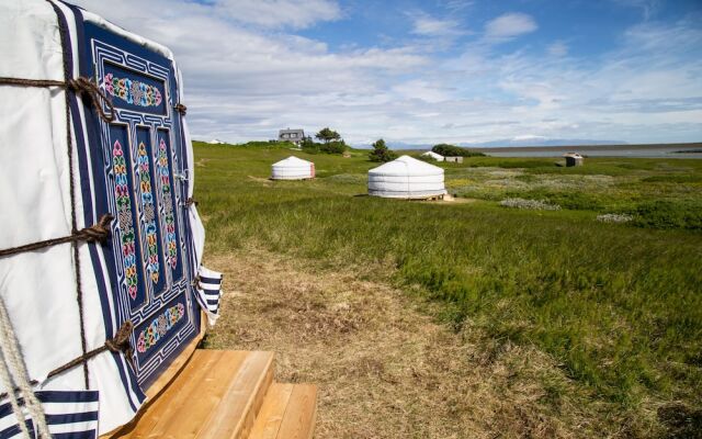 Traustholtshólmi - Yurt Experience on a Private Island