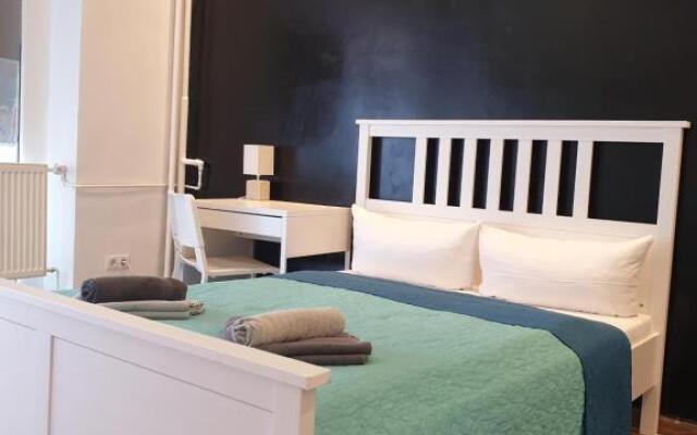 Elifim Hotel
