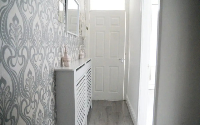 Cozy Manchester Retreat With 2 Bedrooms
