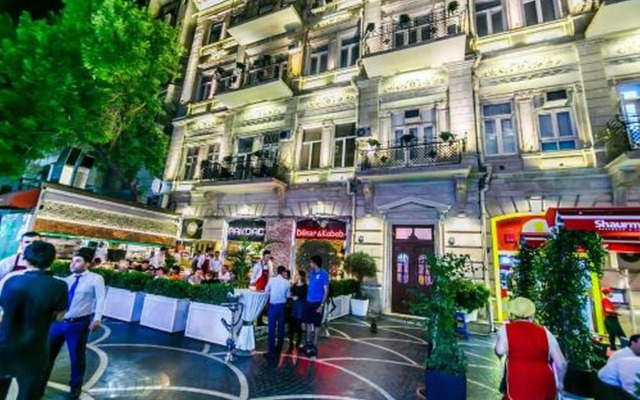 Nizami street shaurma 1