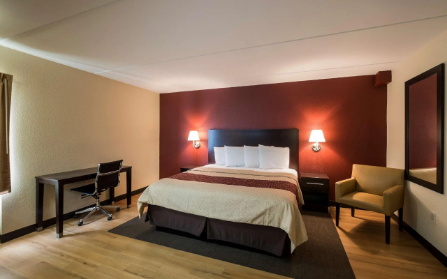 Red Roof Inn PLUS+ Houston - Energy Corridor