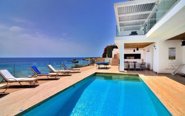 Water's Edge Villa