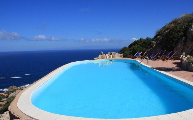 Costa Paradiso Resort
