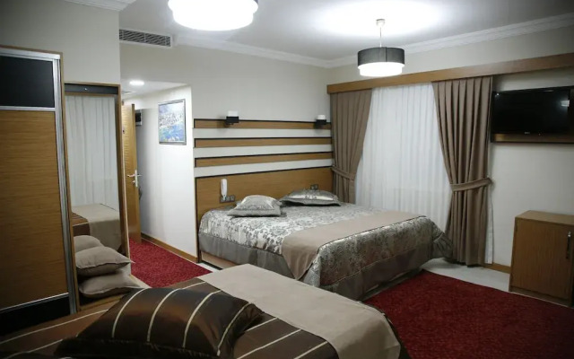 Quars Garden Hotel