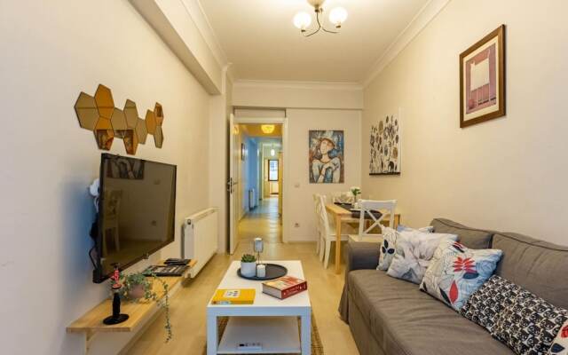 Cozy Flat Near Nisantasi and Trendy Attractions