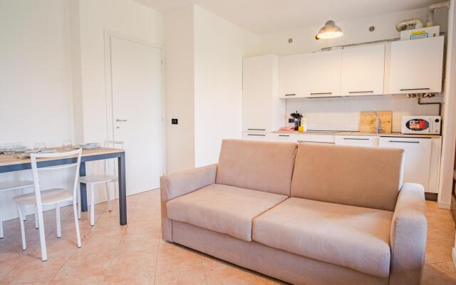 The House in the Vineyard - Italian Homing