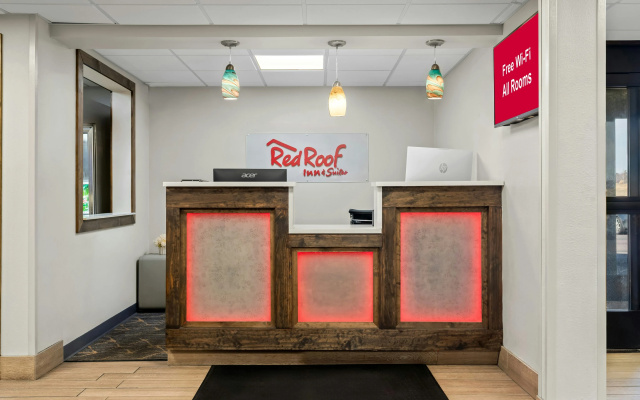Red Roof Inn & Suites Tomah