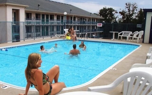 American Eagle Inn & Suites