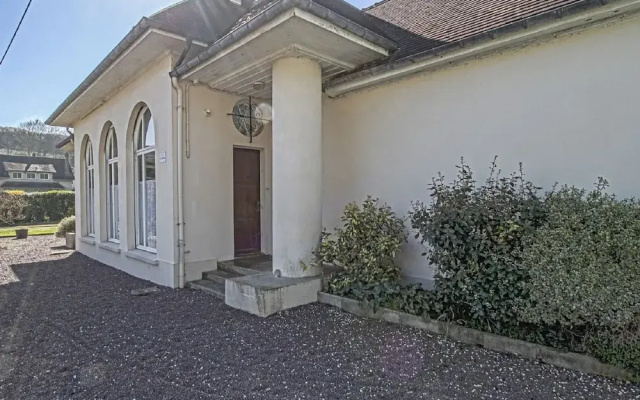 Spacious Holiday Home in Aure sur Mer With Garden